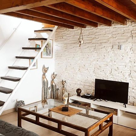 Beautiful Chalet With Wifi And Free Parking Arona  Εξωτερικό φωτογραφία