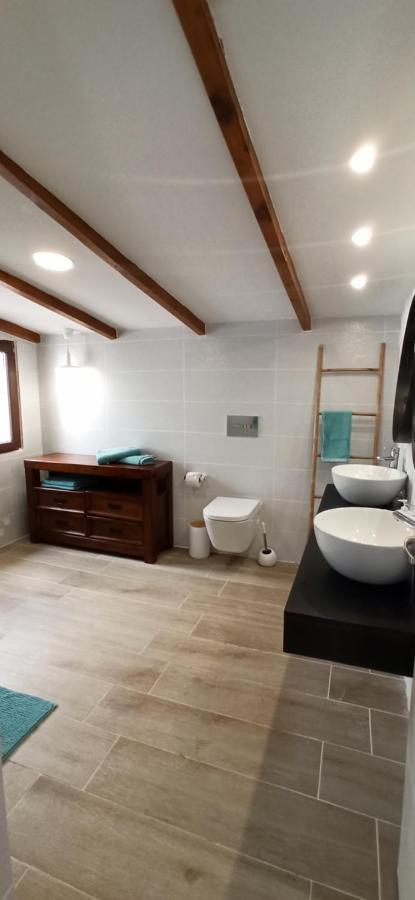 Beautiful Chalet With Wifi And Free Parking Arona  Εξωτερικό φωτογραφία